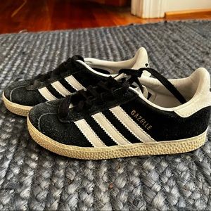Boys Adidas Gazelle Tennis Shoes In Black Size 13